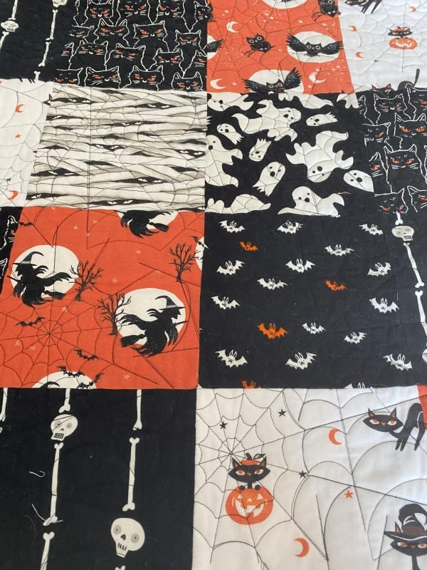 Halloween Spooky Ghosts Glow In The Dark Quilt - Image 2