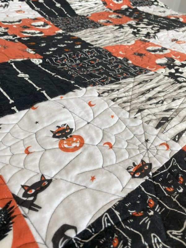 Halloween Spooky Ghosts Glow In The Dark Quilt - Image 3