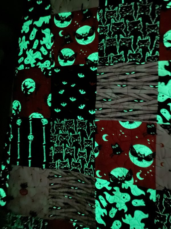 Halloween Spooky Ghosts Glow In The Dark Quilt - Image 6