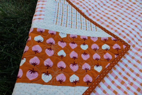 Lattice Strawberry and Peach Cotton Throw Quilt - Image 4